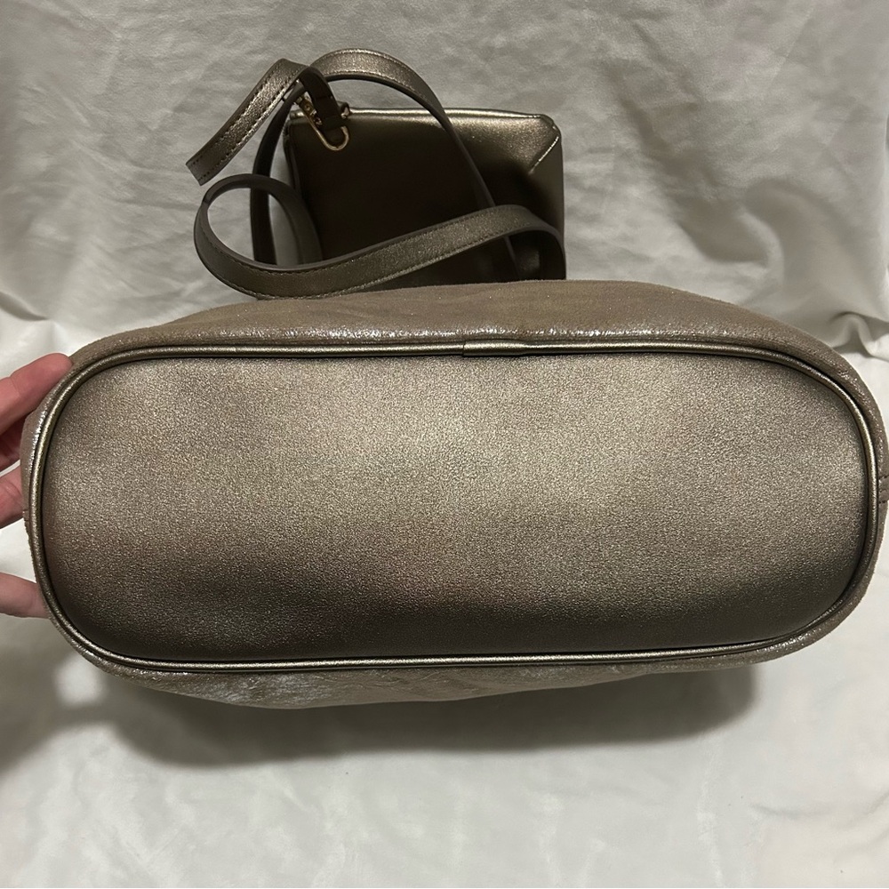 Jessica Simpson Tote - Picture 6 of 9
